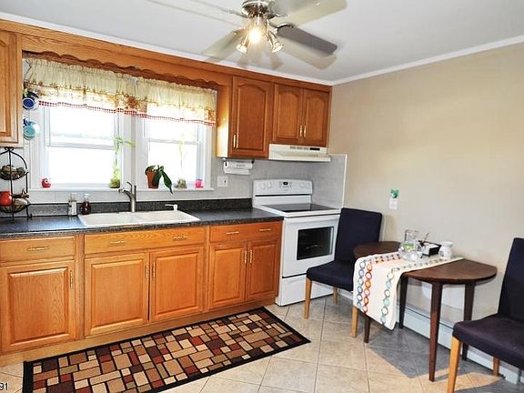 3rd image of 1617 Roosevelt Ave Floor 2