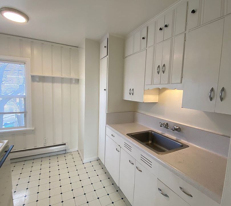 1st image of 323 Saint Lawrence Ave APT 1