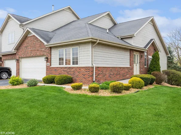 9840 Kreitzburg St, Dyer, IN 46311