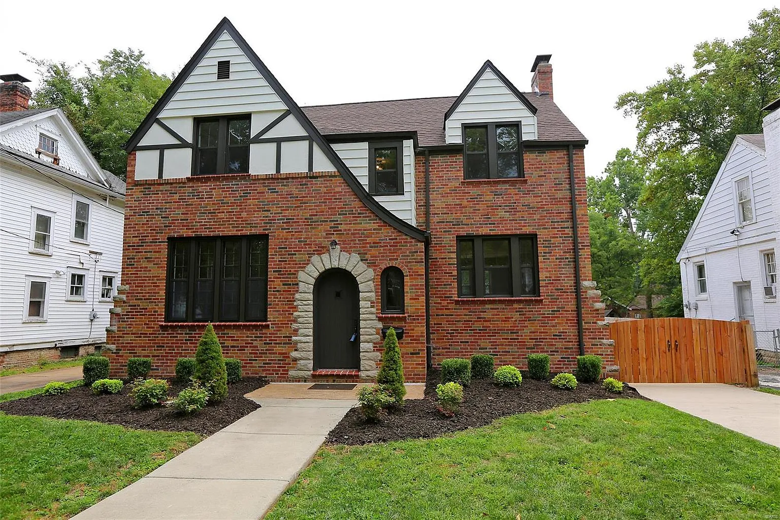 236 Tiffin Ave photo 1