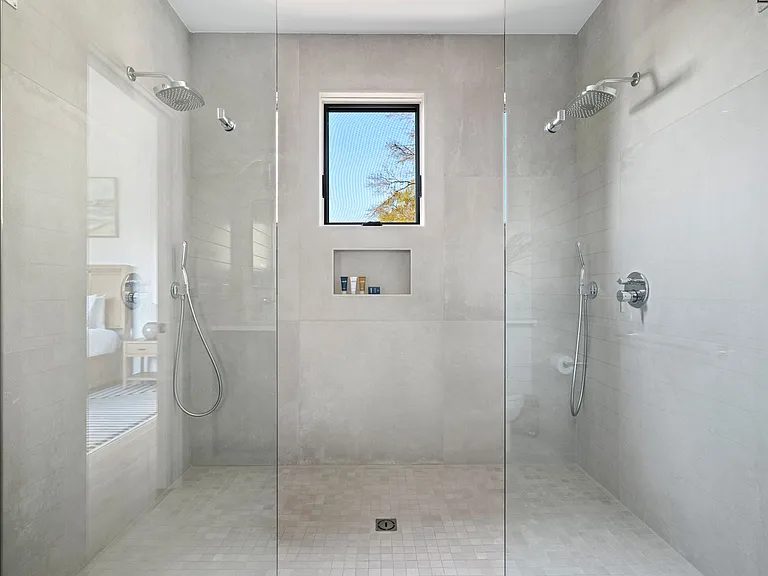 208 Linnea Ln — Photo 43