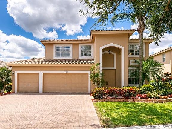2nd image of 16402 Diamond Head Dr