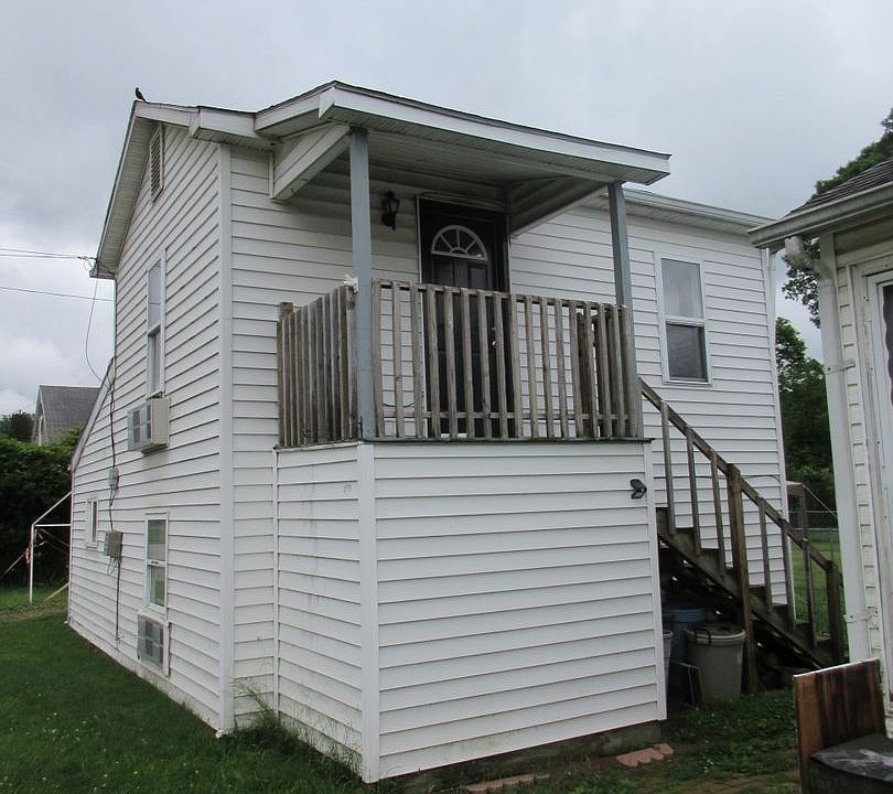1st image of 2604 1/2 14th Ave #Up