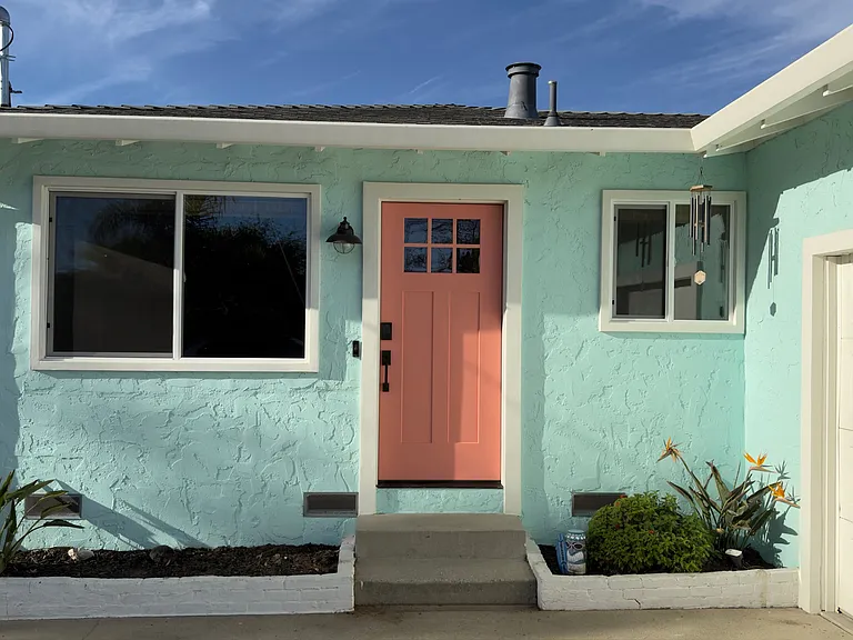 3293 Roland Dr — Photo 2