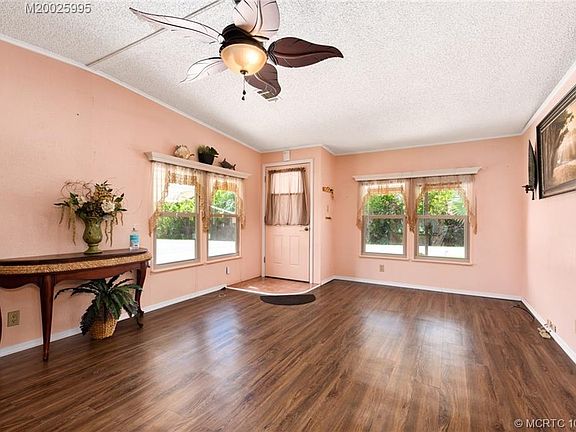 4th image of 590 Barb Ann Ln