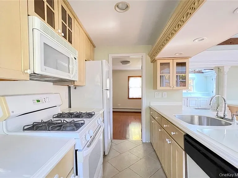 12 Ervilla Dr — Photo 28