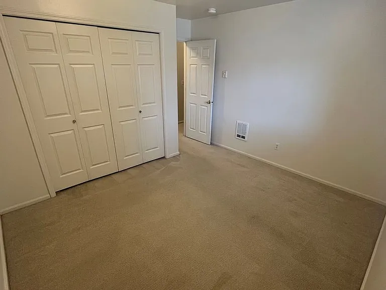1683 Ono Ave — Photo 14