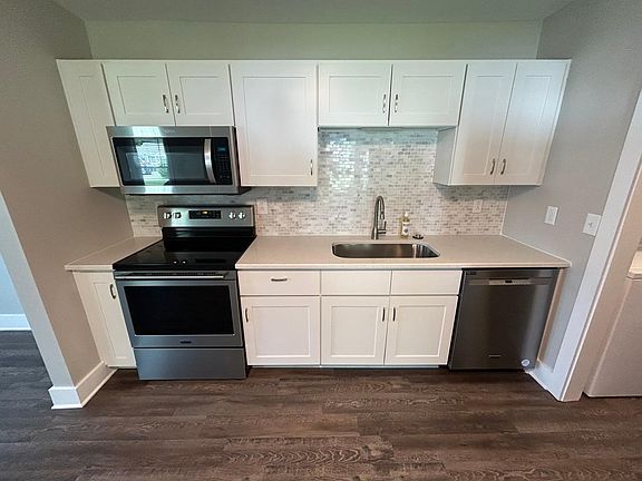 4th image of 102 Ross Dr #B