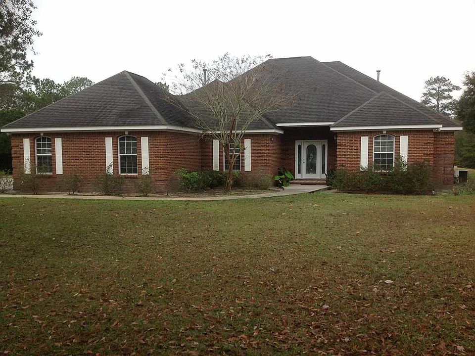 1st image of 208 Country Club Dr