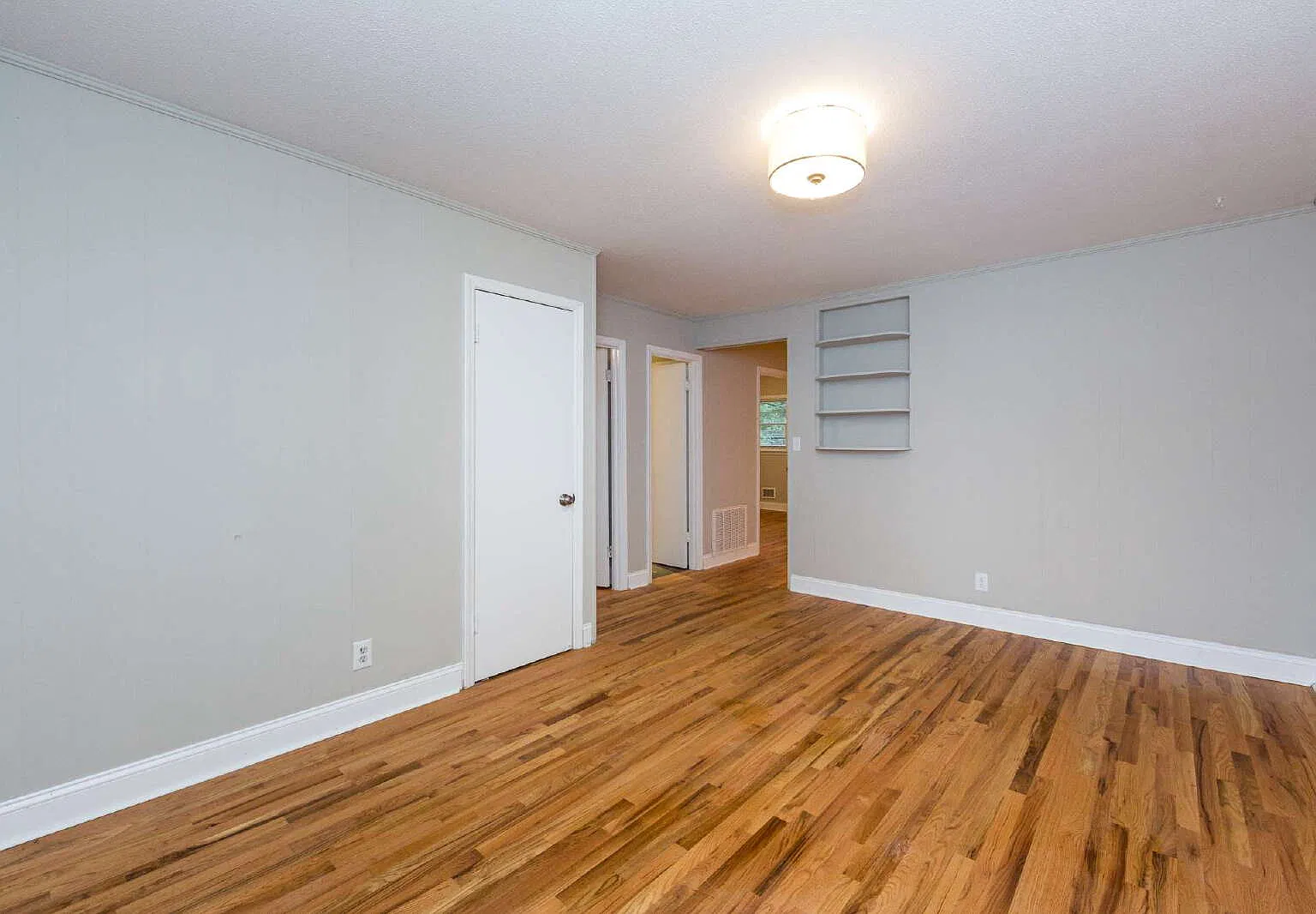 2 bed, 1.0 bath, 760 sqft, $1,295 — Photo 4