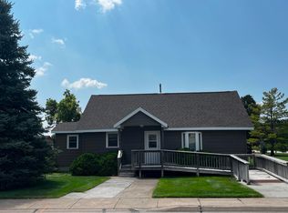 1719 Meridian Ave, Cozad, NE 69130