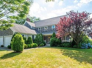 210 Island Dr, Middletown, RI 02842