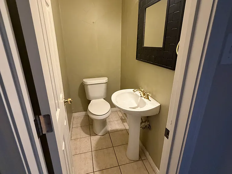 904 Oakmont Dr — Photo 21