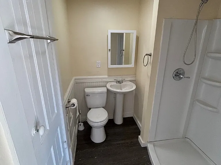 61 Chestnut St #A — Photo 15