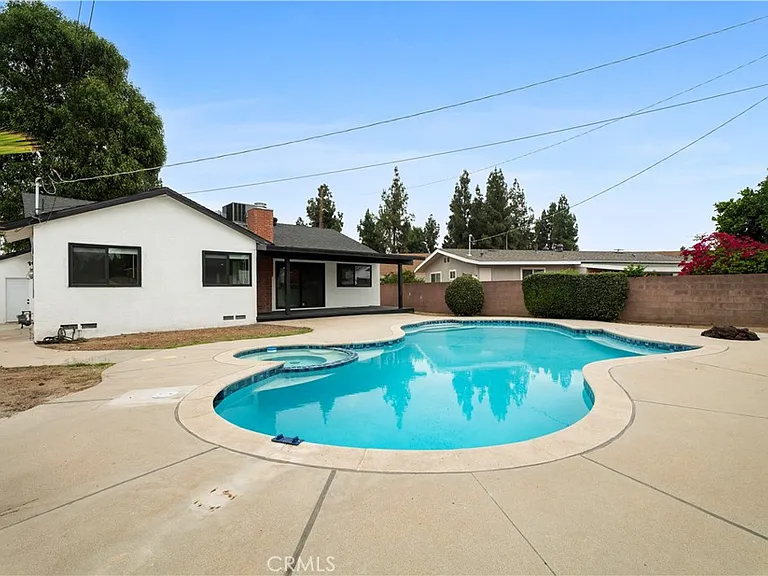10345 Blucher Ave — Photo 22