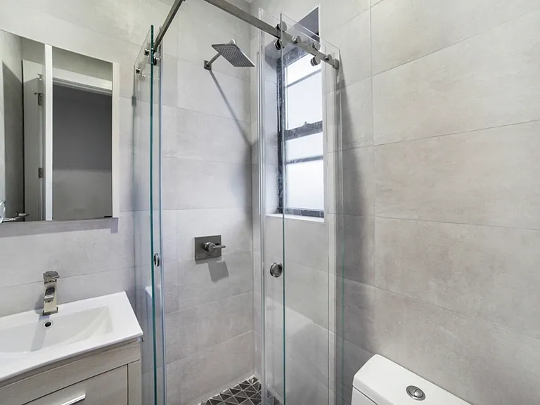 860 E 35th St #4 — Photo 10