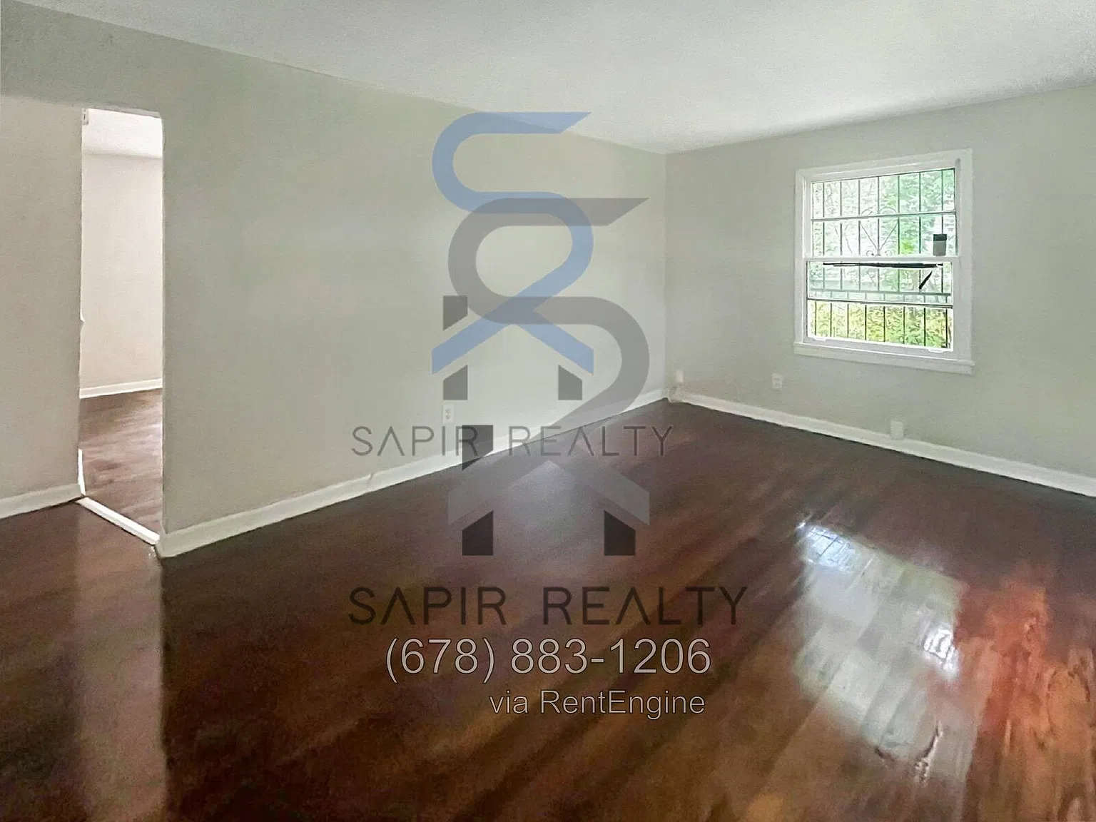 3 bed, 1.0 bath, 1050 sqft, $1,500 — Photo 2