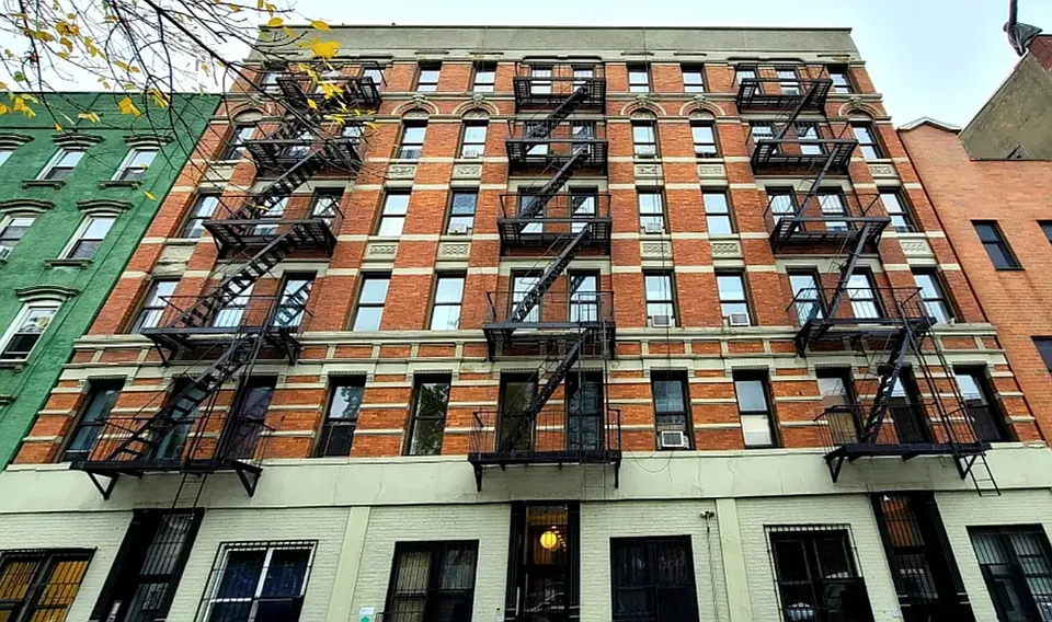 Building Photo 3