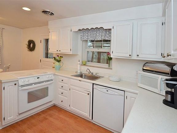 4th image of 6181 Berkinshaw Dr