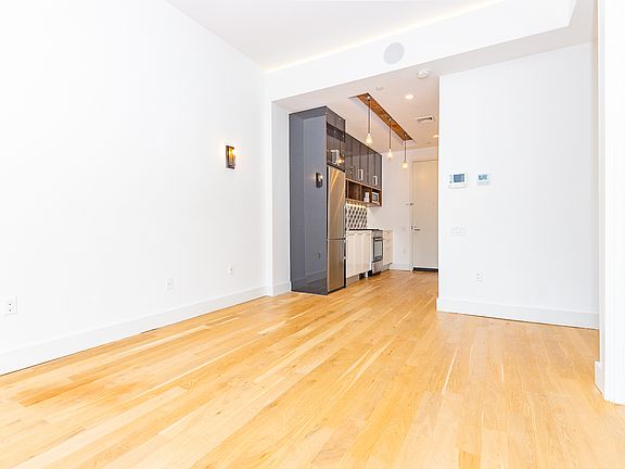 4th image of 41-21 28th St #80