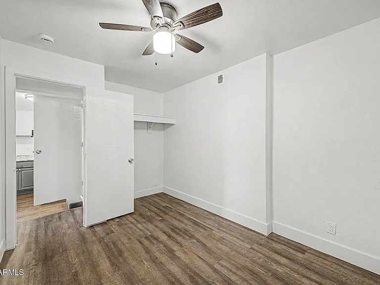 317 N Elm St — Photo 13