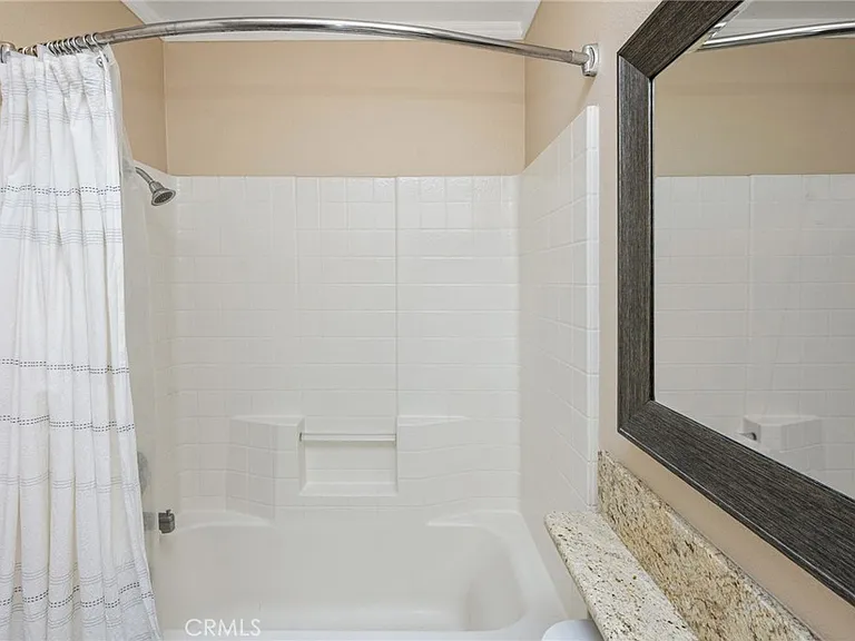 3441 E Berkshire Ct — Photo 27