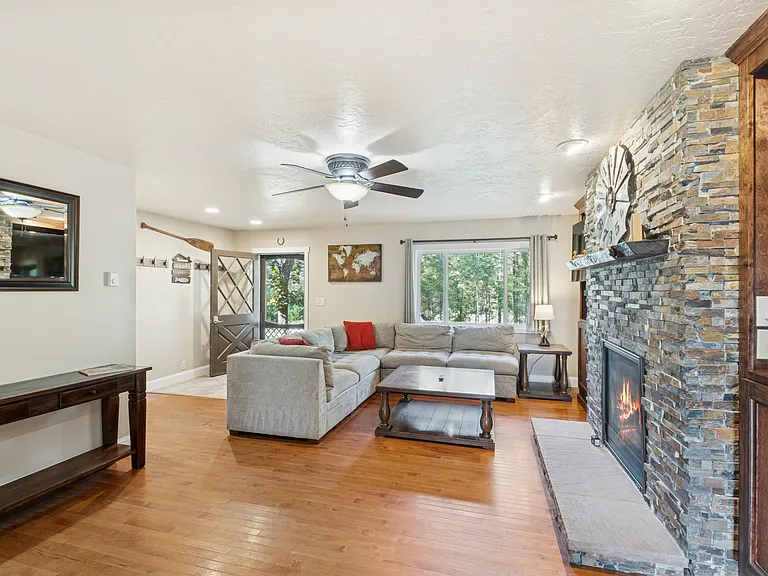 278 N Many Lakes Dr — Photo 3
