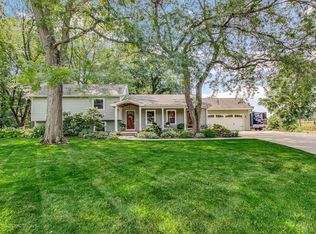 1255 Sherwood Dr, Valparaiso, IN 46385