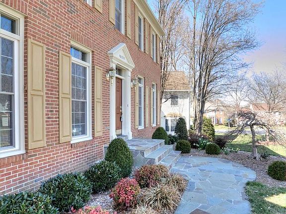 4th image of 10227 Grovewood Way