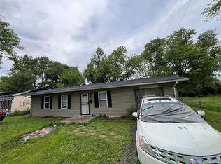 822 Saint Matthew Dr, Cahokia, IL 62206