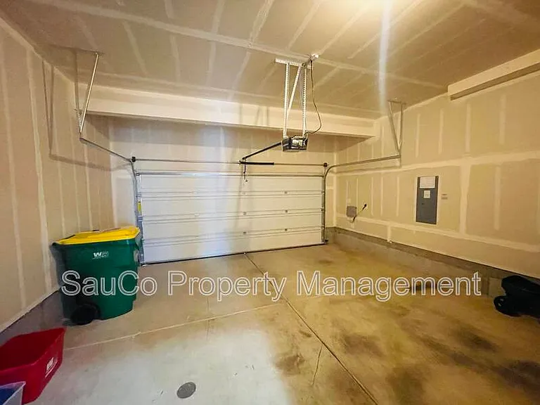 16390 NW Ernst St — Photo 17