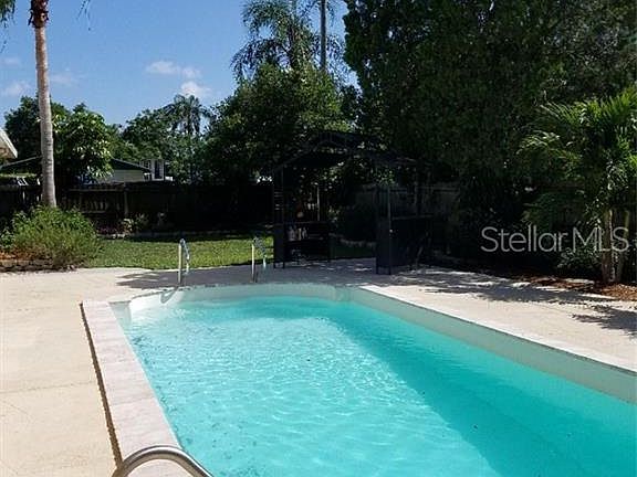 3rd image of 1310 Whitacre Dr