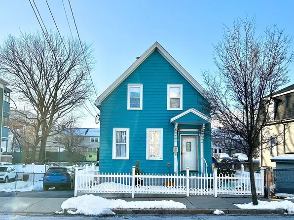 30 Woodlawn St, Everett, MA 02149