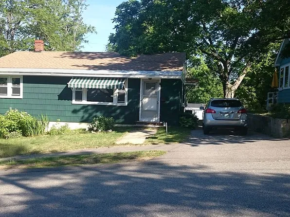 10 Carver St, Laconia, NH 03246