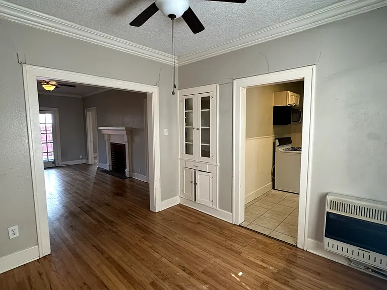 2406 W Lovers Ln — Photo 14
