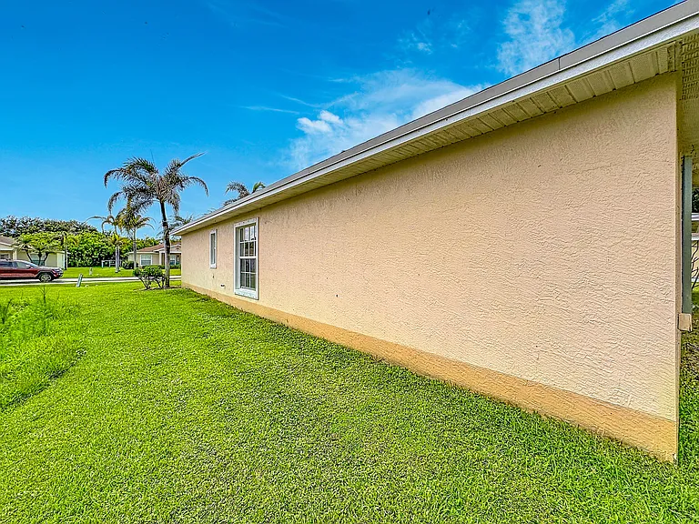 6416 Las Palmas Way — Photo 31