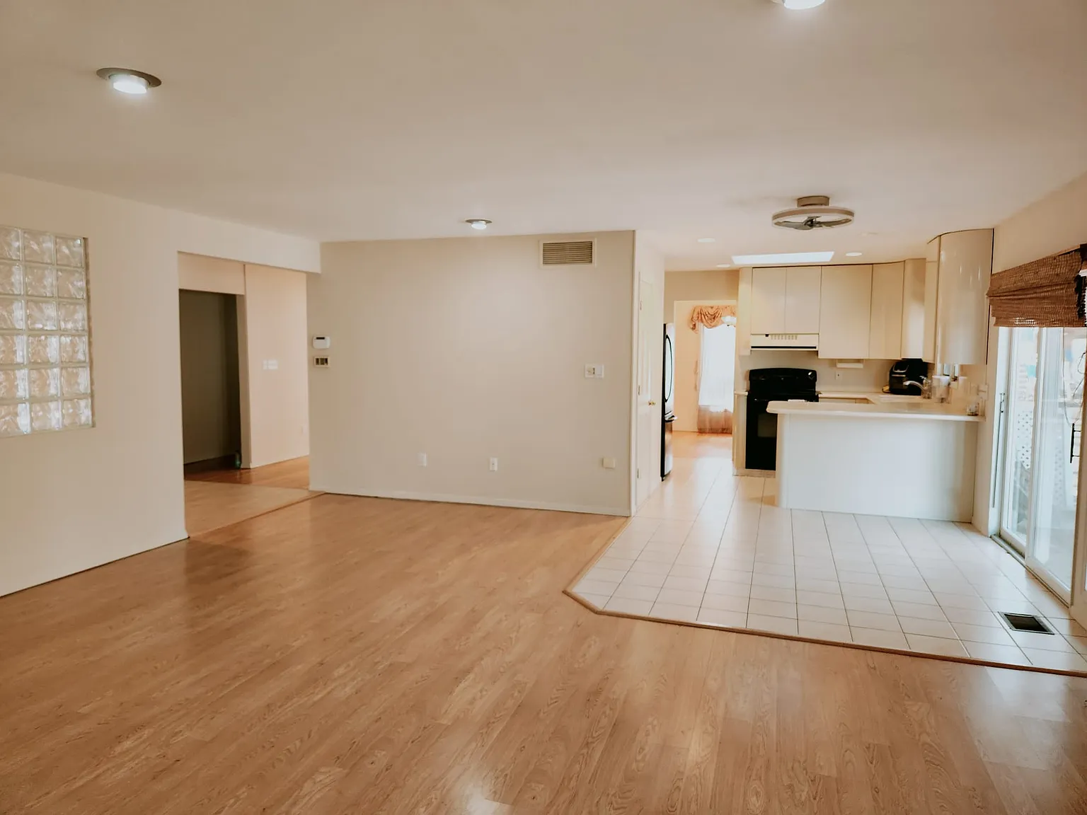 4 bed, 2000 sqft, $6,000 — Photo 4