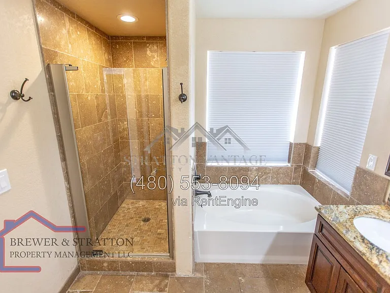 689 W Constitution Dr — Photo 34