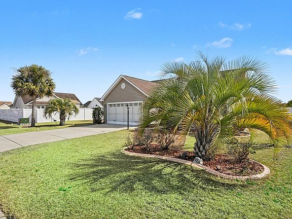 3rd image of 374 Barton Loop