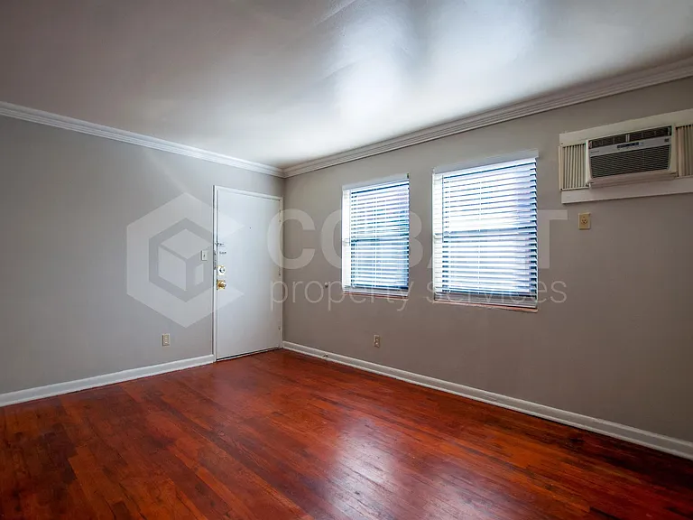 1009 Greenwood Ave NE #8 — Photo 4