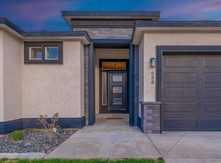 658 Thebes St, West Richland, WA