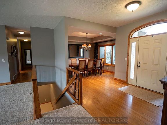 3rd image of 3124 Laramie Dr