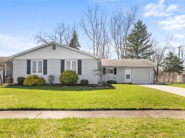 104 Susan Dr, Depew, NY 14043