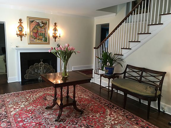 Front entry w/fireplace