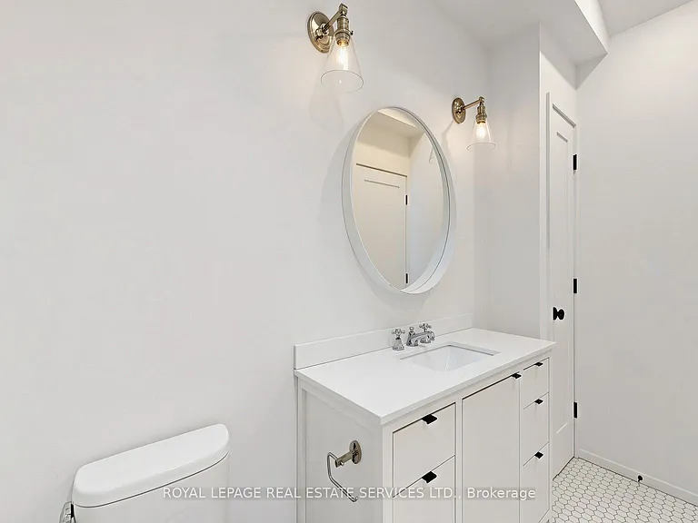 255 Oakwood Cres — Photo 29