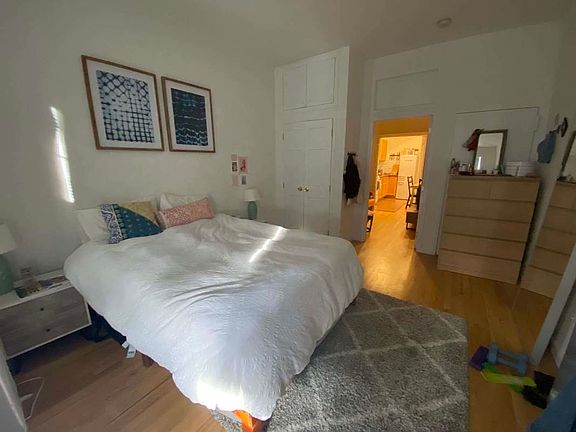 5th image of 610 Manhattan Ave #2L