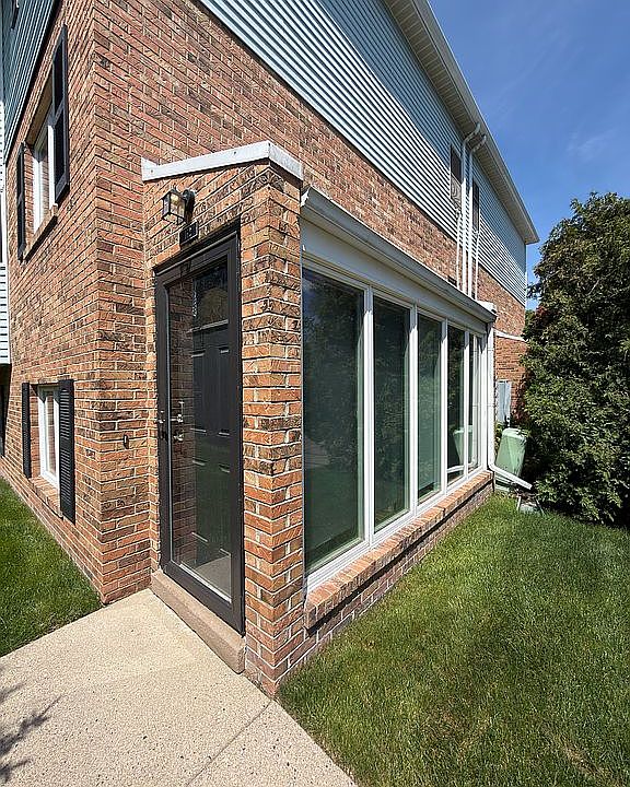 1st image of 162 Pinewood Cir Unit 74