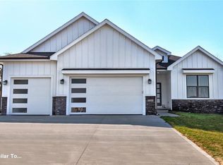 3310 NW Reinhart Dr, Ankeny, IA 50023