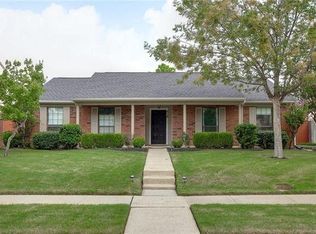 419 Wind Wood Dr, Lewisville, TX 75067