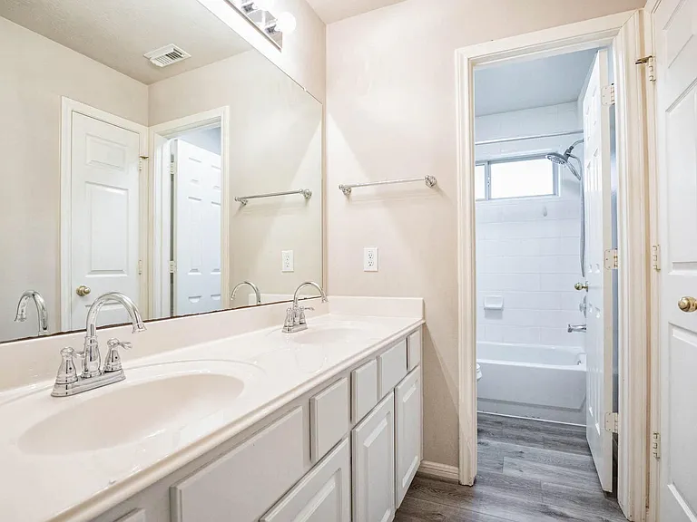 2710 Falcon Knoll Ln — Photo 20